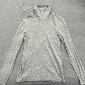 uniqlo grey turtle neck